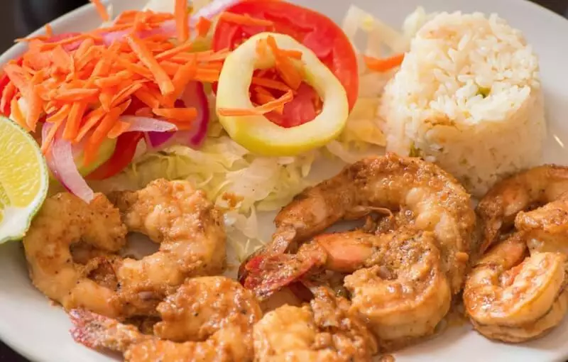Nada como unos deliciosos Camarones al Mojo de ajo, si no los has probado, ¿qué esperas? 🤤 
​ 
​ ✅ Haz click en el enlace de nuestro perfil para conocer el menú, ubicación, teléfonos y horarios.